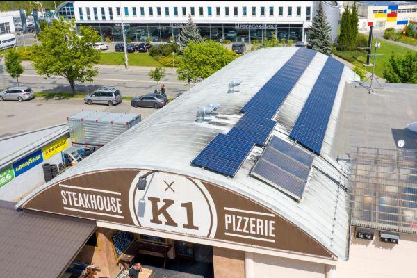 Steakhouse K1 se solárními panely